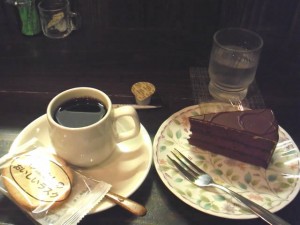 薫コーヒーとチョコケーキ