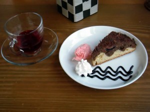 cafe mitte 4月のケーキ「ドナウ ヴィレ」