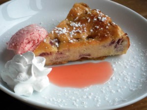 cafe mitte「いちごのベイクド チーズケーキ」