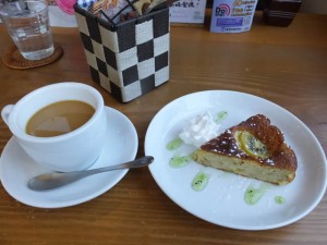 cafe mitte「キウイとバナナのしっとり爽やかケーキ（2015/5/5）」