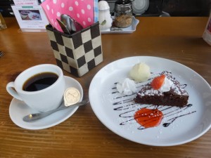 cafe mitte「いちごのチョコレートケーキ（2016/2/9）」